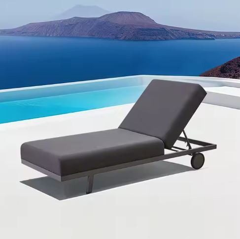 Lounge Chair with Wheels